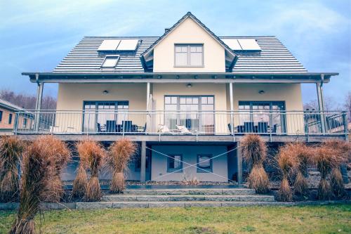 Casa Sellin Apt. 02 — 4-Star Luxury Hotel in Ostseebad Sellin, Germany