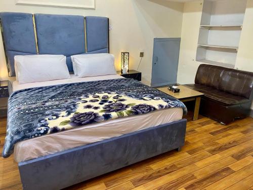 Royal Enclave Hotel - last minute hotel in Lahore