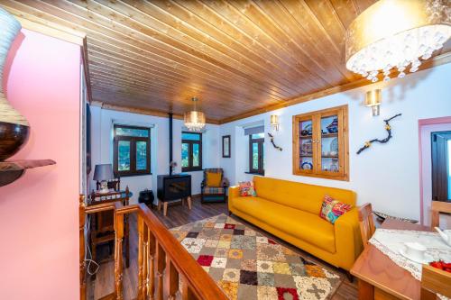 Montanhas do Xisto Solar do Xisto Poente in Lousa, Portugal