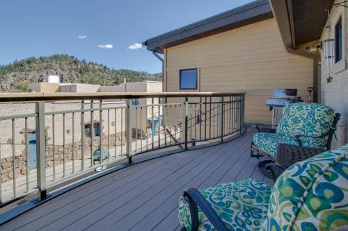 Spacious Dtwn Estes Park Loft Condo 4 Mi to RMNP — 4-Star Luxury Hotel in Estes Park, United States