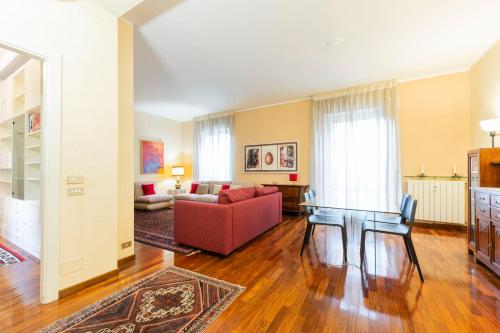 Residenza Astra by Reasy&Busy — 4-Star Luxury Hotel in Verona, Italy