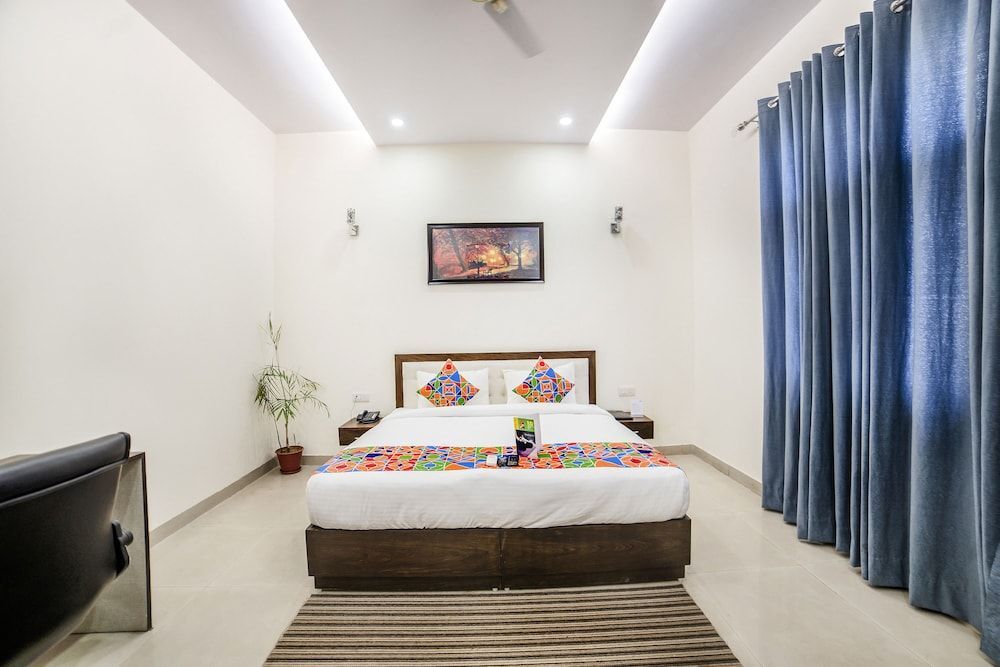 FabHotel Gurgaon 6