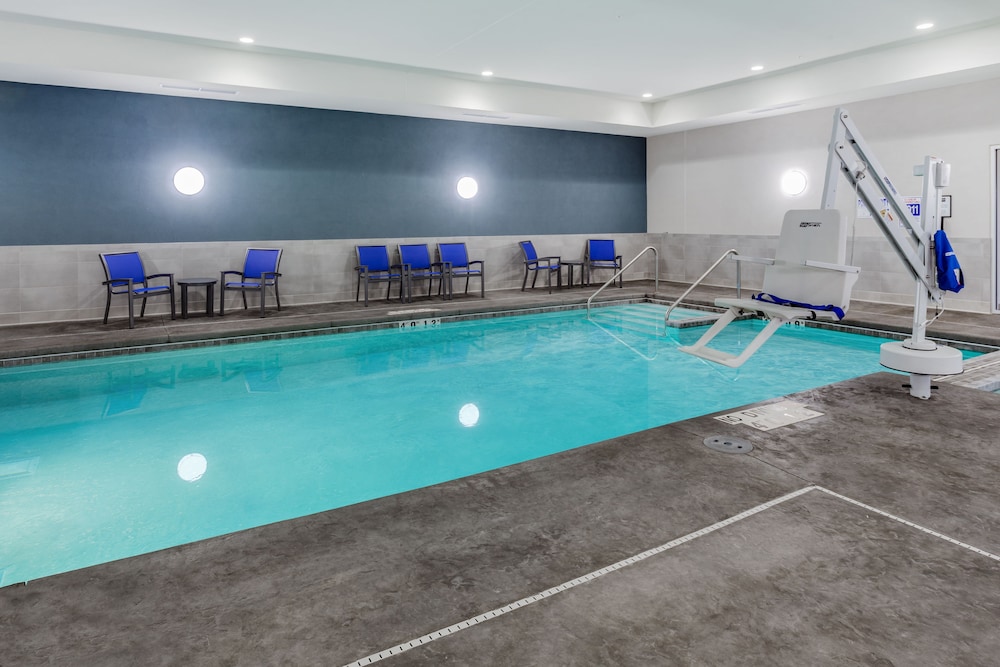 Holiday Inn Express & Suites Rice Lake by IHG - photo 23