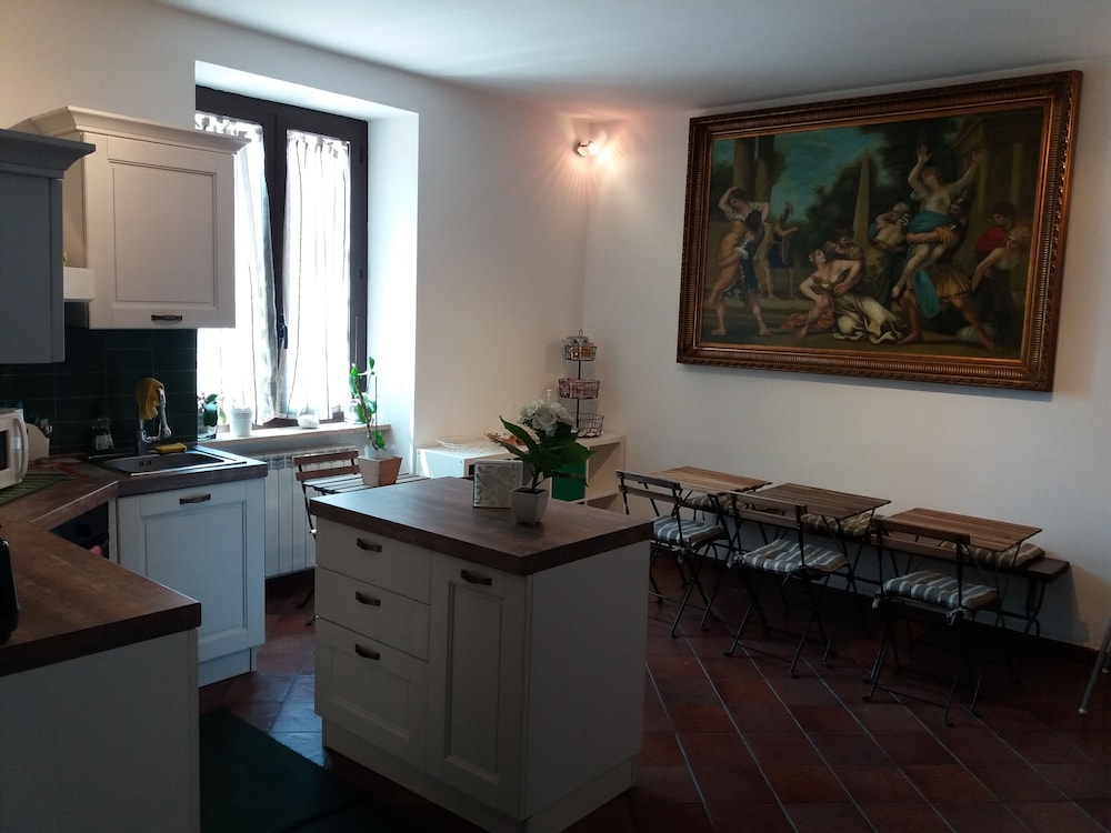 BB Glicini — 4-Star Luxury Hotel in Rome, Italy