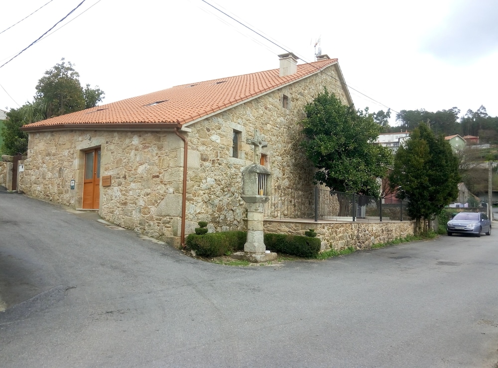 O Cruceiro - carbon neutral hotel in Boiro