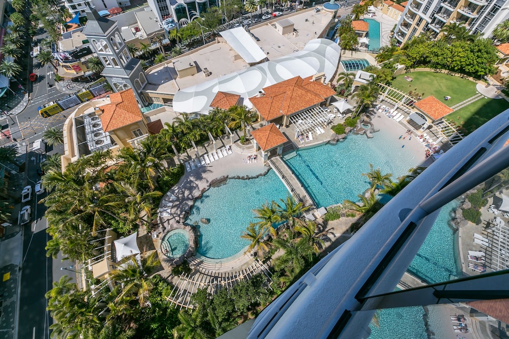 Chevron Renaissance HR Surfers Paradise — 4-Star Luxury Hotel in Gold Coast, Australia