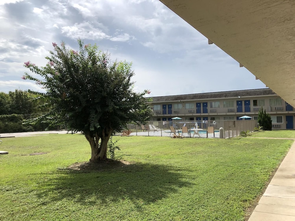 Motel 6 Clute TX - photo 22