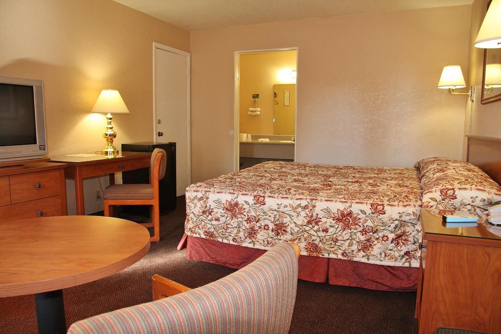 Premier Inns Metro Center - photo 15