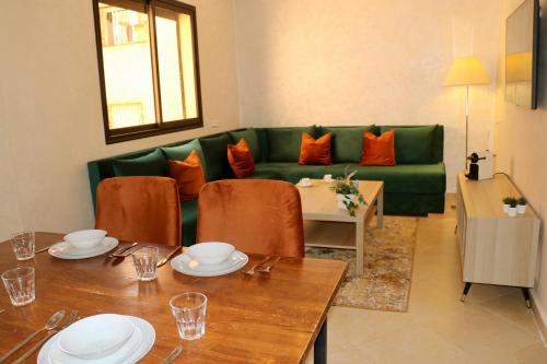 Magnifique Appartement Marrakech 2 Chambre 2 Salle de Bains — 4-Star Luxury Hotel in Marrakesh, Morocco