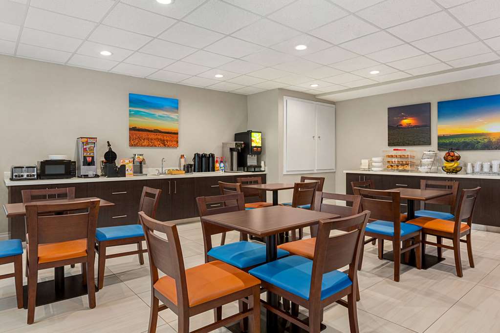 Days Inn & Suites by Wyndham Greater Tomball - photo 34