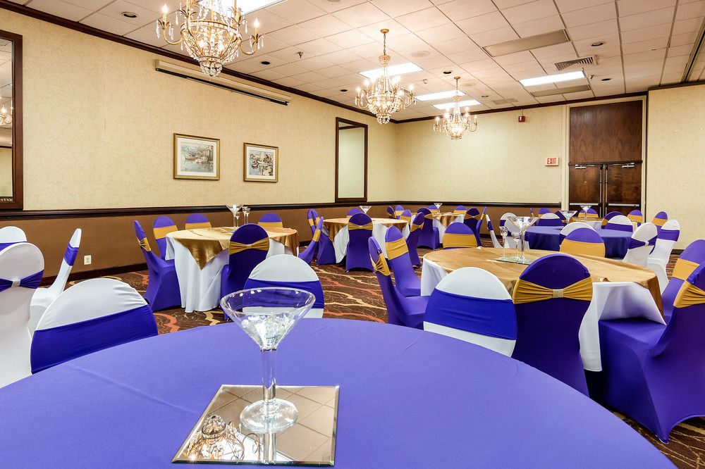 Clarion Inn & Suites By Hampton Convention Center - photo 25