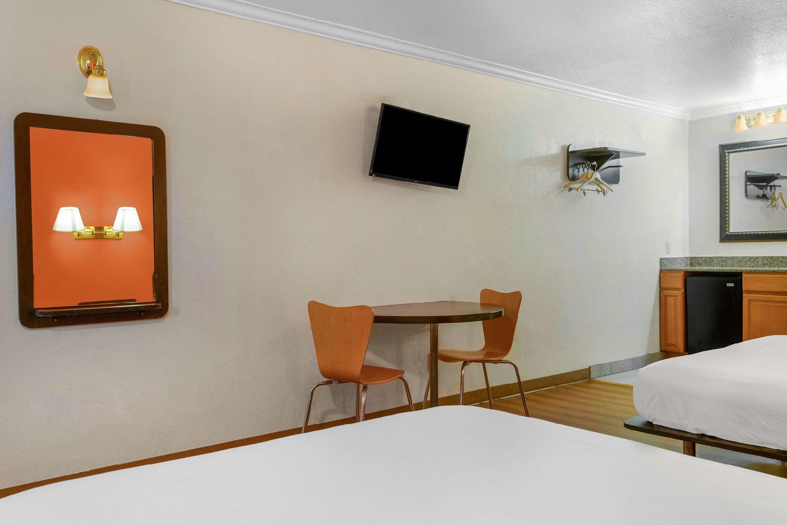 Motel 6 Salt Lake City Central - photo 8