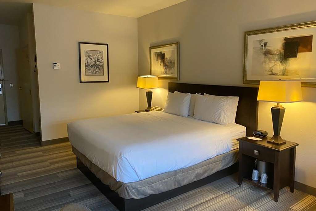 Hotel Marguerite Anaheim Garden Grove Trademark Collection by Wyndham - photo 5