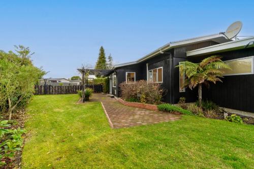 27 on Henry Te Anau Holiday Home — 4-Star Luxury Hotel in Te Anau, New Zealand