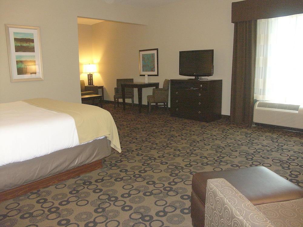 Holiday Inn Express Cleveland Northwest by IHG - photo 7