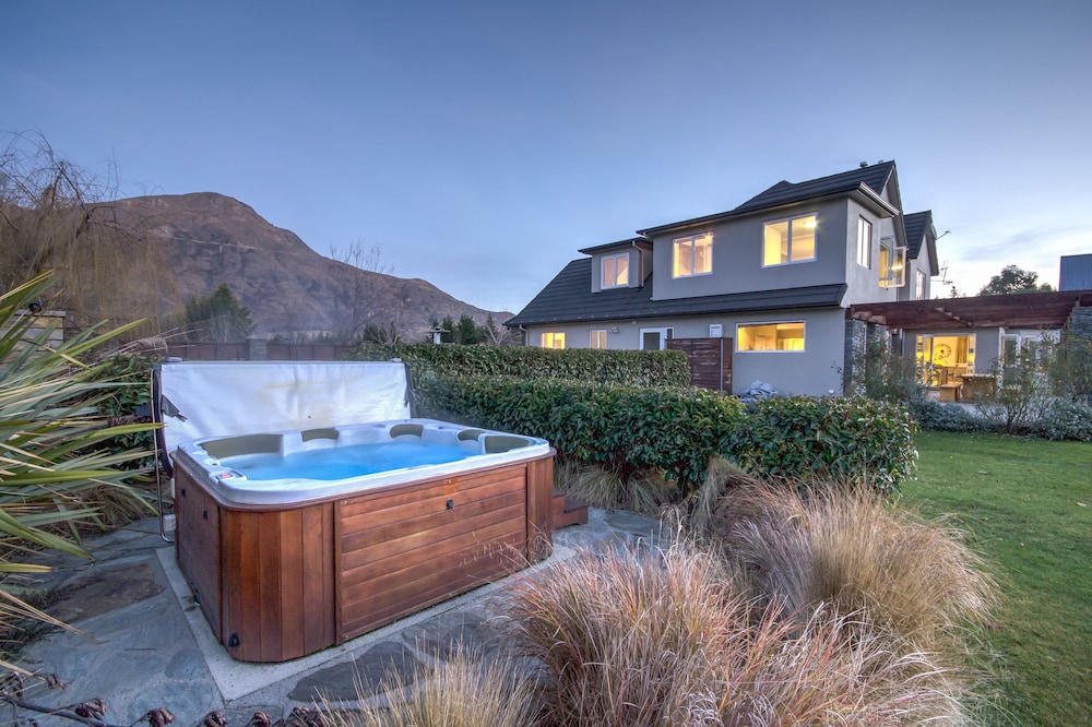 Queenstown Country Lodge — 4-Star Luxury Hotel in Queenstown, New Zealand