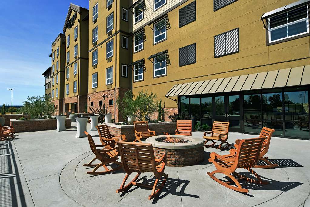 Oxford Suites Paso Robles - photo 11