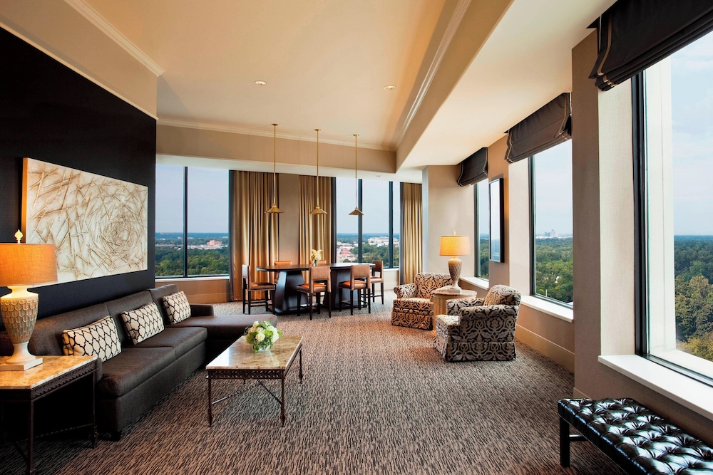 Sheraton Greensboro at Four Seasons — hotel in Greensboro