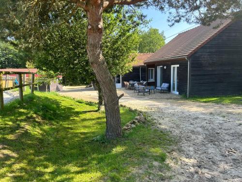 Pied a Terre Au Coeur Des Ecuries - carbon neutral hotel in Unknown City