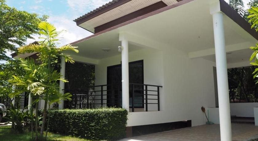B.M.P Resort - carbon neutral hotel in Thai Mueang