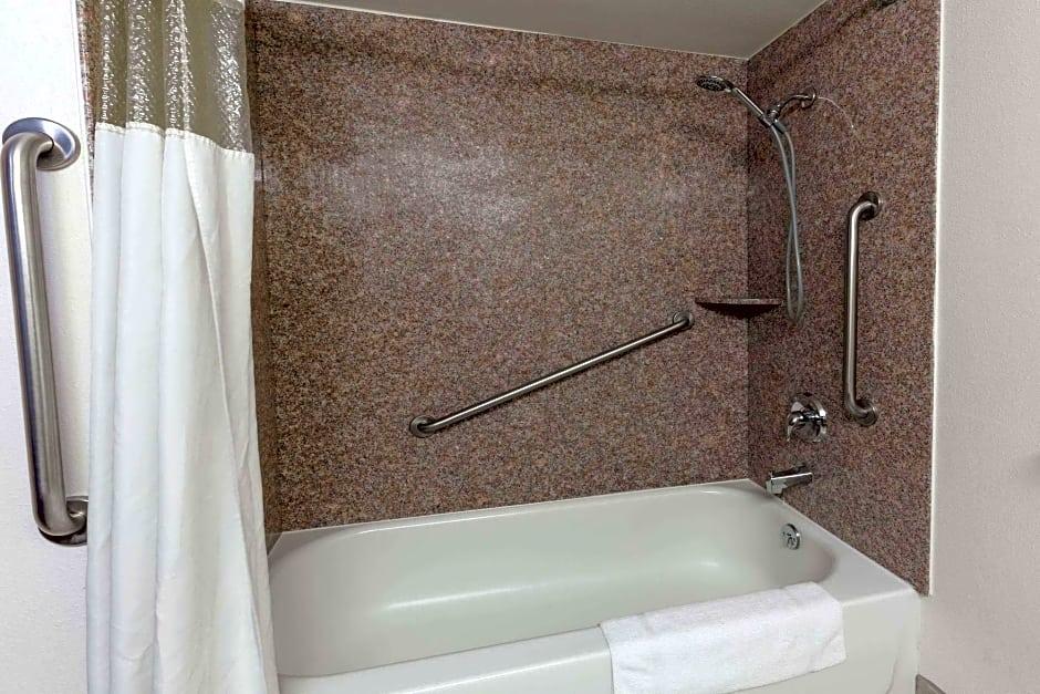 Ramada by Wyndham Medford Hotel and Conference Center - photo 28