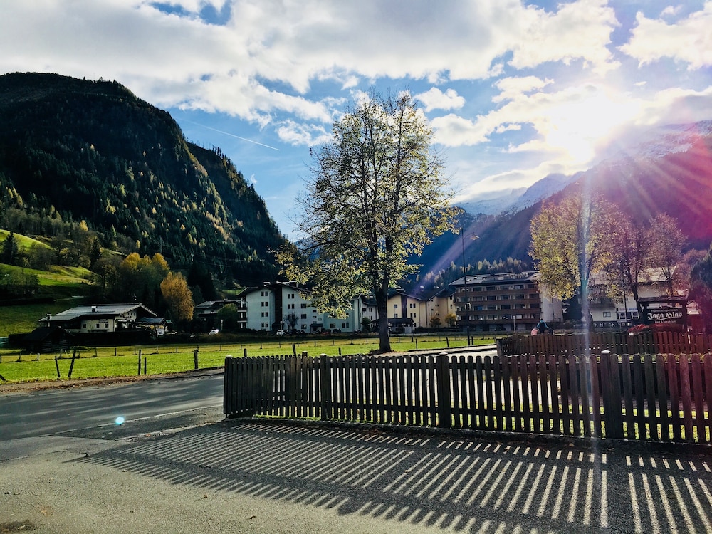 Appartment Daniel J — 4-Star Luxury Hotel in Kaprun, Austria