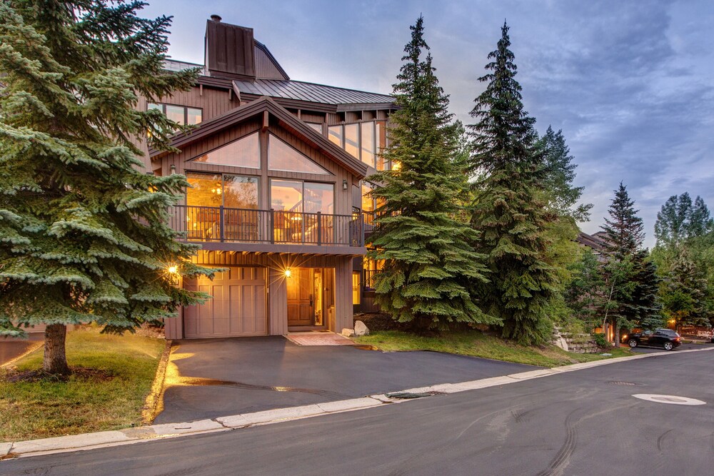 Abode at Pinnacle in Bridgeport, United States