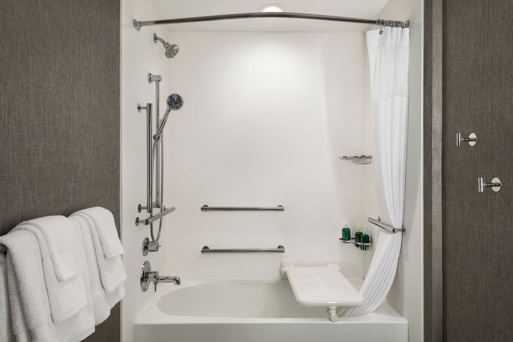 SpringHill Suites by Marriott Milwaukee West Wauwatosa - photo 16