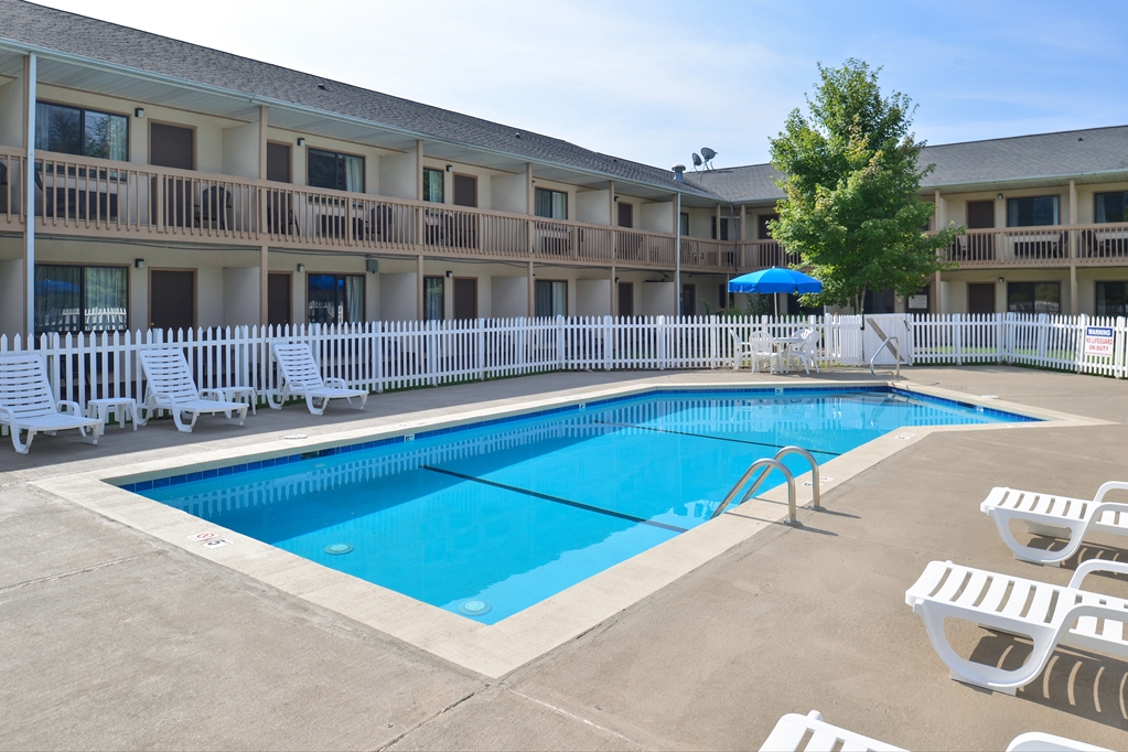 Americas Best Value Inn Canton NC - photo 11
