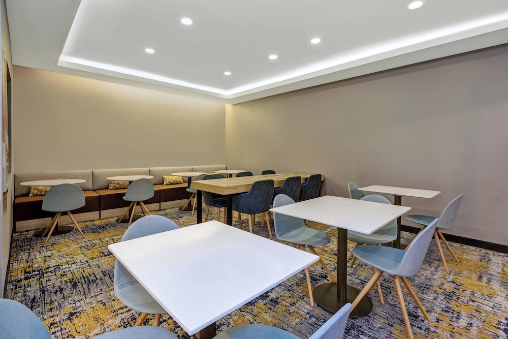 TownePlace Suites by Marriott Nashville Airport - photo 32
