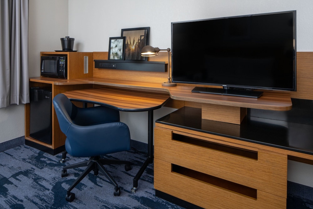 Fairfield Inn & Suites by Marriott Ft. Myers Cape Coral - photo 8