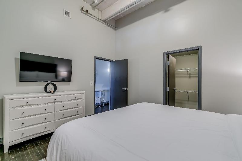 Luxury Downtown Dallas Stay by Amyfinehouse - photo 194