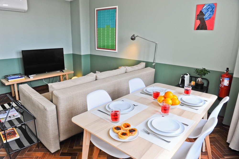 Pop the cork in Lisbon by Misha's Place 5B — 4-Star Luxury Hotel in Lisbon, Portugal