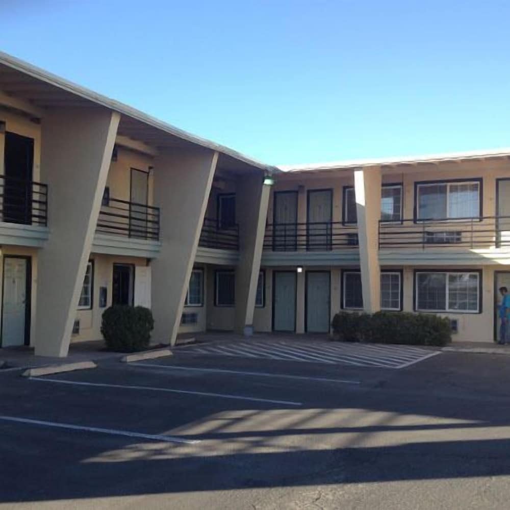 Budget Inn and Suites El Centro - photo 23