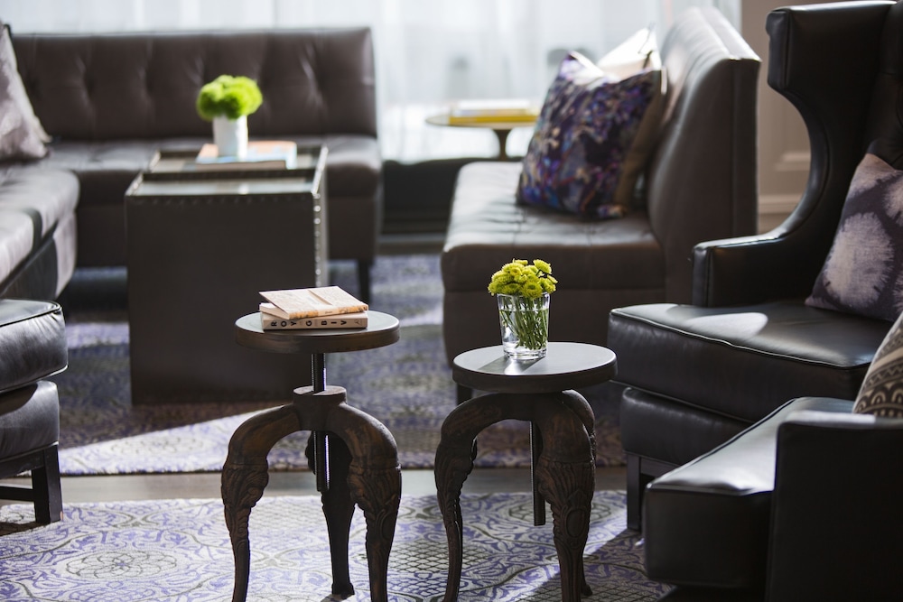 Staypineapple An Iconic Hotel The Loop - photo 4