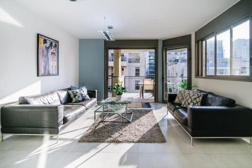 Super Star 3BR Private Parking — 4-Star Luxury Hotel in Tel Aviv, Israel