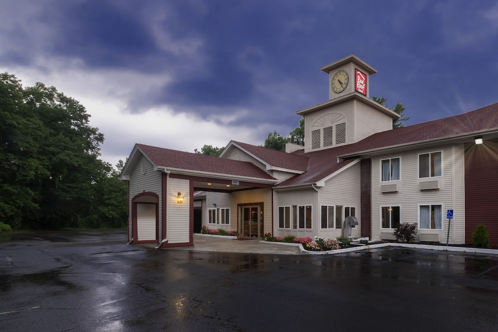 Red Roof Inn Clifton Park - photo 46