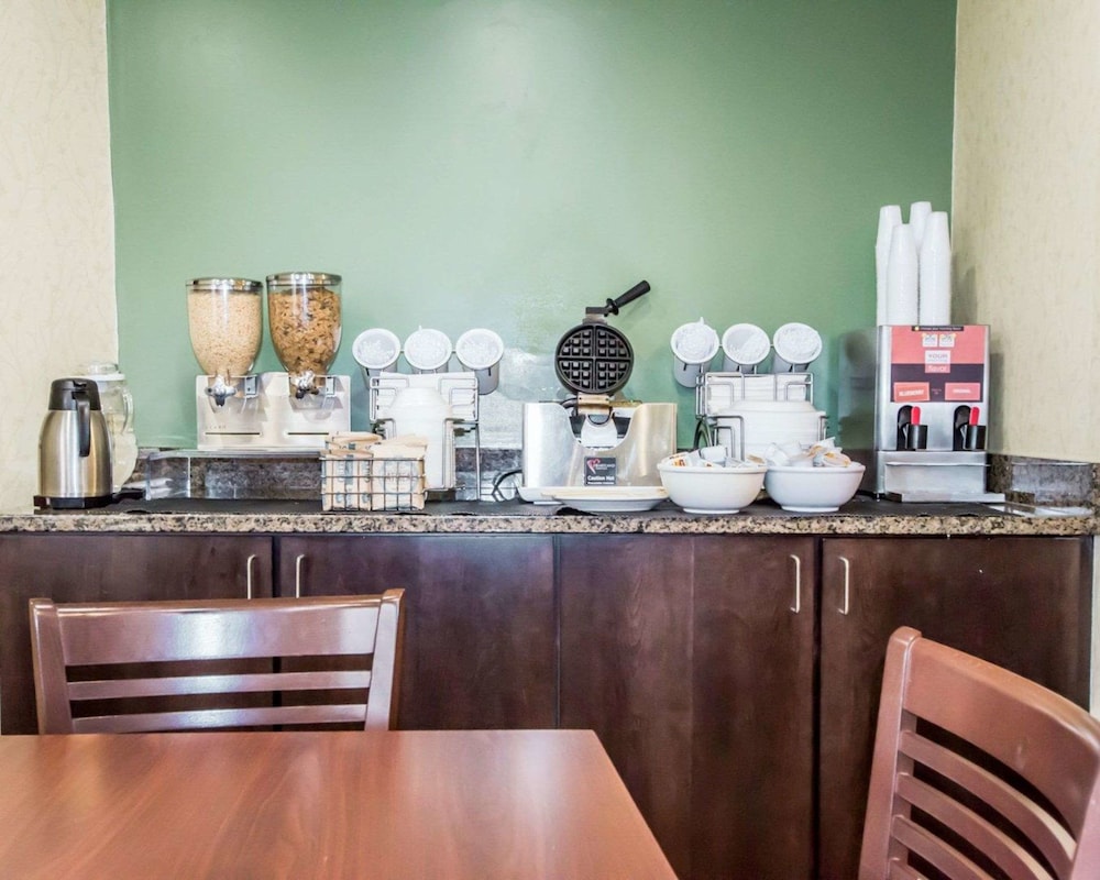 Blankenbaker Inn by IHG - photo 29