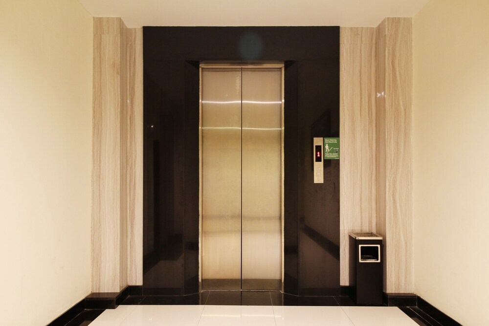 Capital O 1279 Hotel Grand Celino Makassar in Makassar, Indonesia