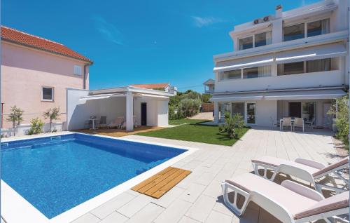 Two Bedroom Apartment In Murter — 5-Star Luxury Hotel in Murter, Croatia