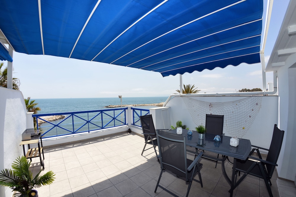 WonderStays Apartamentos La Perla Azul Pedregalejo — 4-Star Luxury Hotel in Malaga, Spain