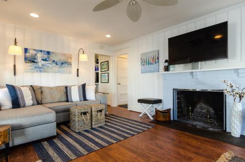 Surf Charlotte by Bryant Real Estate in Wrightsville Beach, United States
