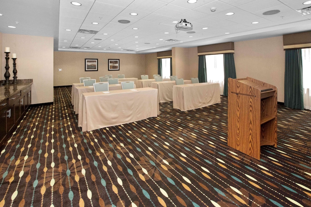 Hampton Inn Pittsburgh Bridgeville - photo 66