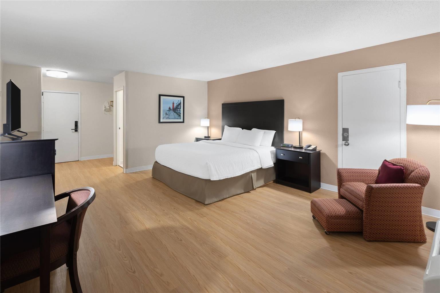 Quality Inn & Suites - photo 12