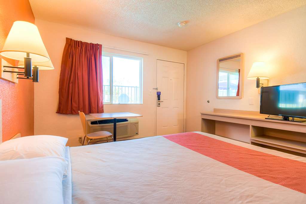 Motel 6 Rancho Mirage CA Palm Springs - photo 10