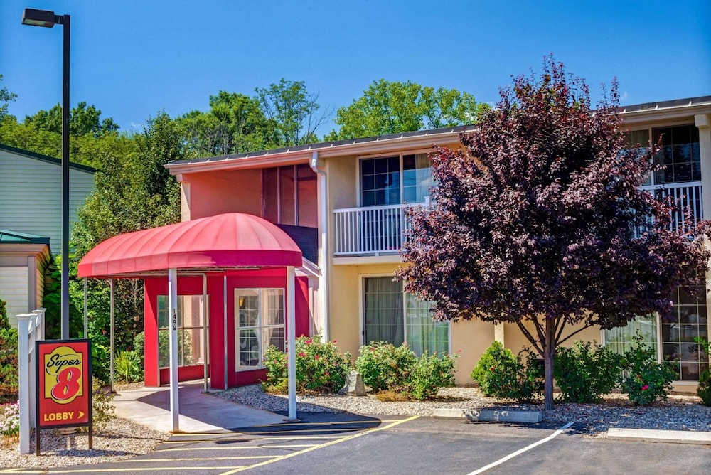 HomeSpring Inn & Studios - photo 15