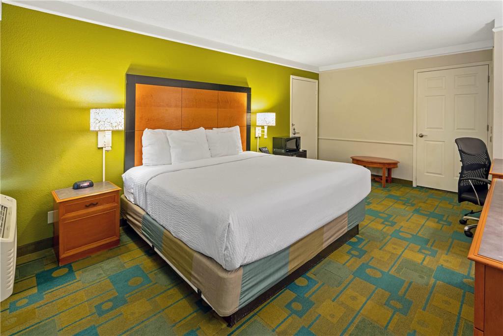 Travelodge by Wyndham Phoenix North - photo 9