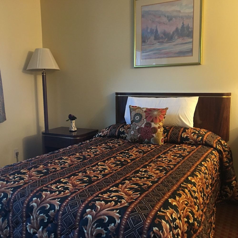 Maple Leaf Motel - photo 11
