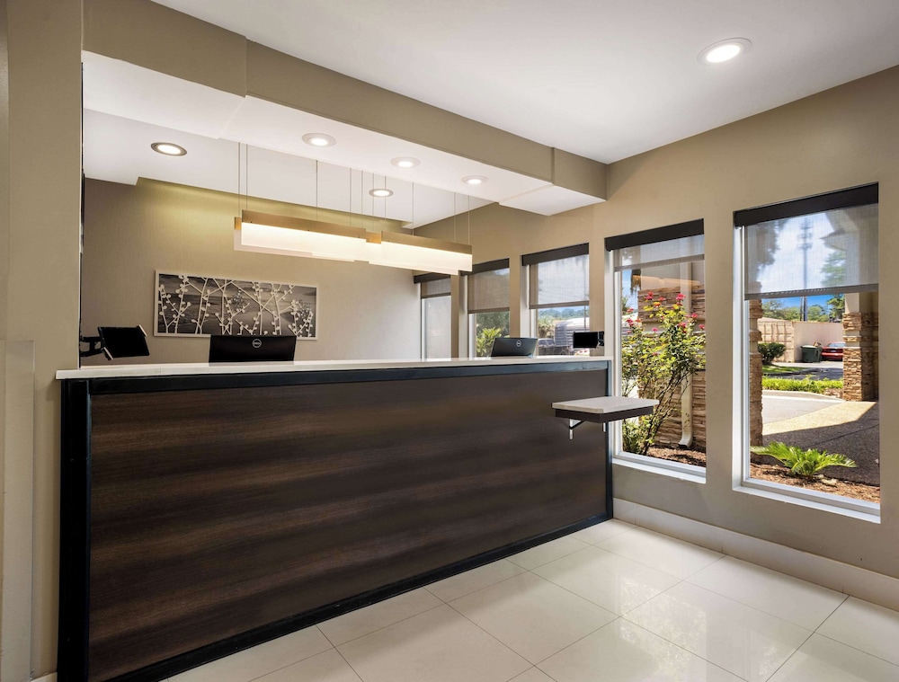 MainStay Suites Savannah Midtown - photo 10
