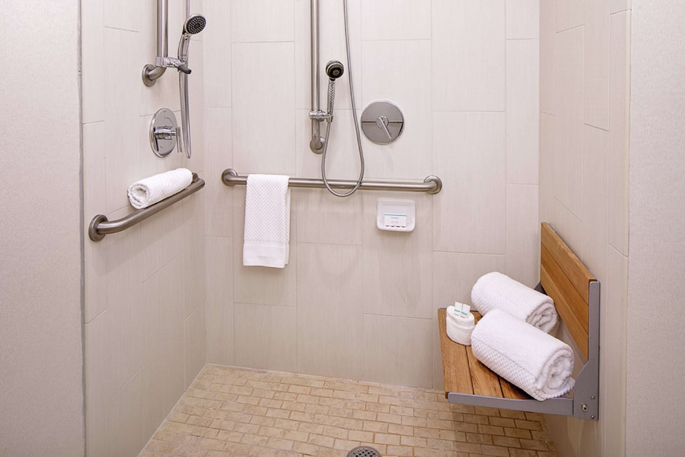 Embassy Suites by Hilton Boston Marlborough - photo 16